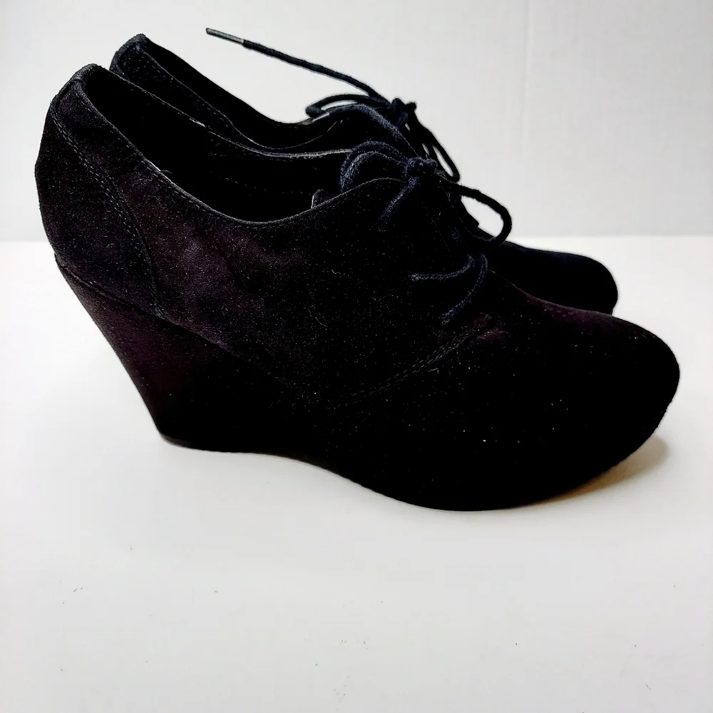 Xappeal Black Suede Wedge Lace Shoe Bootie Size 8